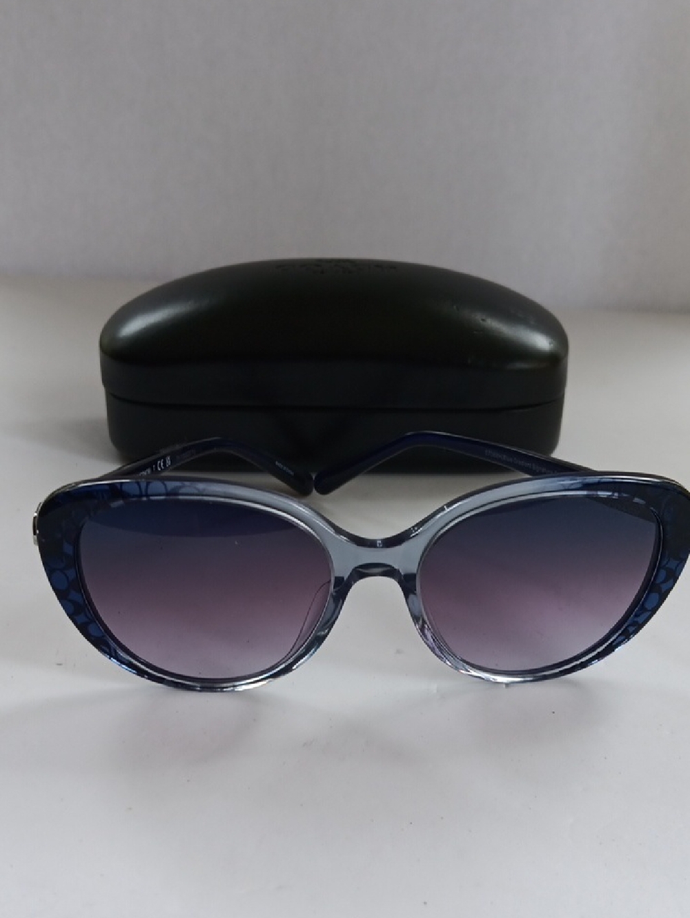 Coach Women's Blue Gradient Cat-Eye Sunglasses Horse & Carriage  HC8348U  NWOT - Picture 6 of 16
